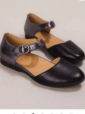 DANSKO LIV MARY JANE Flat, BLACK LEATHER, size EU 39/US8, NWOT Display pair